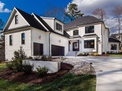 Pure white can tend to pick up colors from its surroundings which is kind of cool! Sherwin Williams Dover White Exterior Sherwin Williams ...