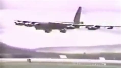 Watch Footage Of The Tragic 1994 B 52 Crash At Fairchild