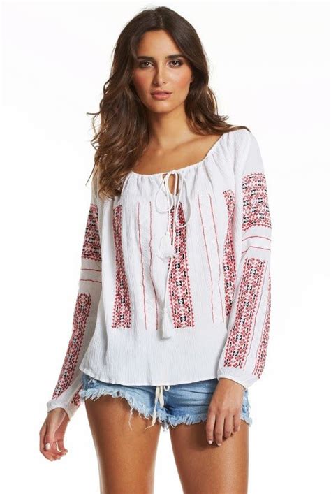 Redwhite Peasant Top White Peasant Top Tops Top Outfits