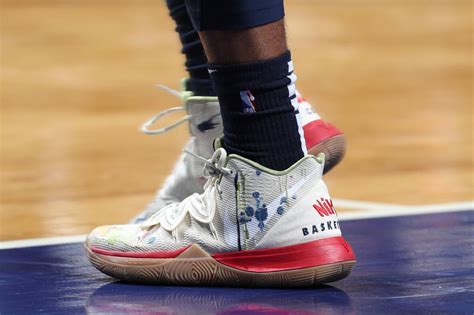 Ja Morant Shoes What Pros Wear Ja Morant S Nike Kyrie 5 Shoes What