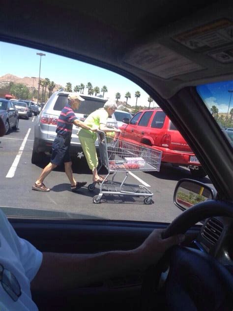 15 Totally Weird Things Folks Saw At The Grocery Store