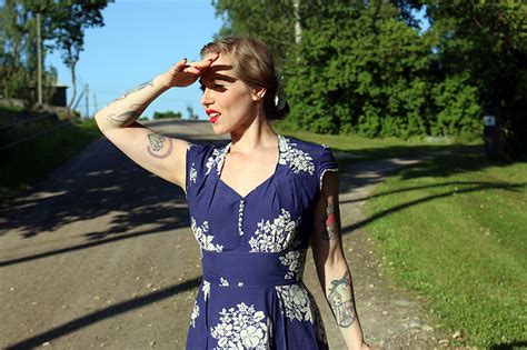 The Freelancers Fashionblog The Jayna Dress In Blue Hawaii About