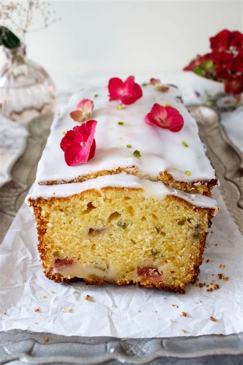 Köstlicher kuchen kann so einfach sein! Rezept für einen supersaftigen Rhabarber Lemon Curd ...