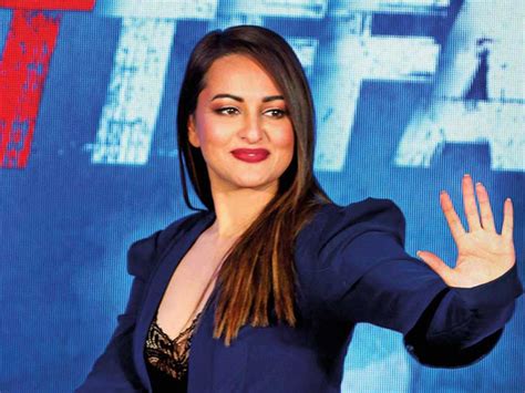 Sonakshi Sinha Had A Crush On Hrithik Roshan Bollywood Gulf News