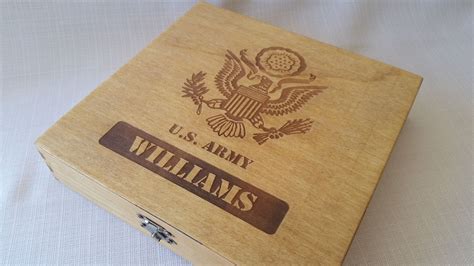 What is a good gift for military graduation. This U.S. Army personalized keepsake box is a perfect gift ...