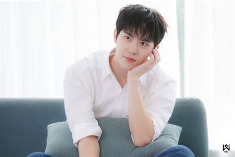 Wei S Kim Donghan Is Shaping The Future Of K Pop With His Art Here S Why He Deserves More