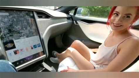 Tinder Date Pris En Train De Me Baiser Dans Une Tesla Sur Auto Pilot