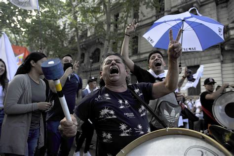 Día De La Lealtad El Peronismo Conmemora El 17 De Octubre Y Se Moviliza En Las Plazas De Todo