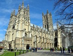 Inglaterra - Catedral de Cantuária na primavera — Fotografia de Stock ...