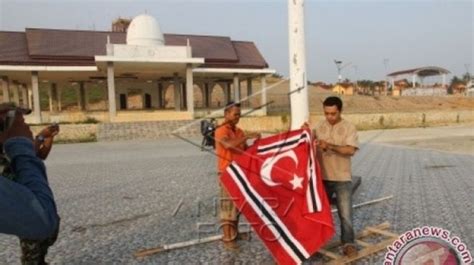 Tni Polri Bantah Ada Pengibaran Bendera Bintang Bulan Gam Di Aceh