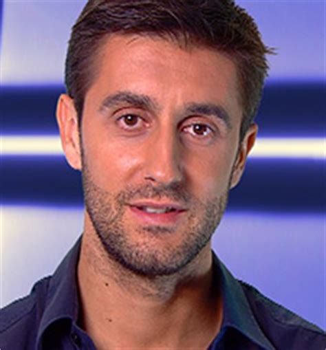 He's also a novelist with seven books published. Daniel Oliveira fala da infância difícil - A Televisão