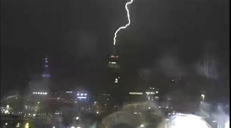 Waynetech Spfx On Twitter Lightning Struck Downtown Cleveland Key Bank Tower