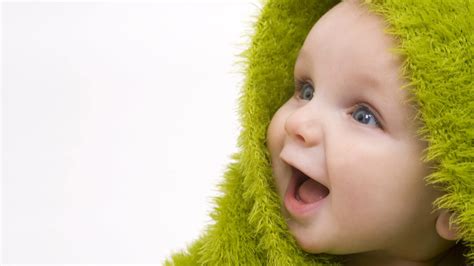 Green Scarf Cute Baby Wallpaper 2560x1440 Qhd Resolution Wallpaper