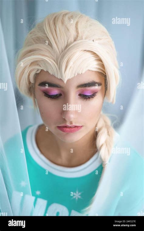 Elsa Frozen Costume Hi Res Stock Photography And Images Alamy