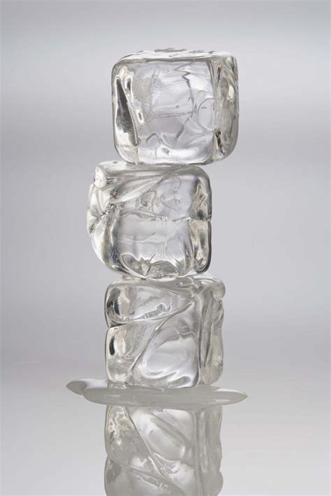 How To Make Clear Gelatin Ice Cubes Cube Ice Cube Ice Sculptures