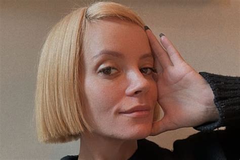 Lily Allen Announces Hiatus From Social Media To Fulfill Work Commitments Review Guruu