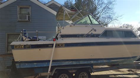Chris Craft Cabin Cruiser 1984 For Sale For 3000 Boats From