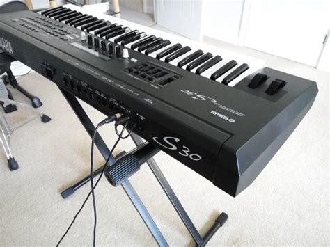 Yamaha S30 Professional Synthesizer Workstation Keyboard S80 Cs6x