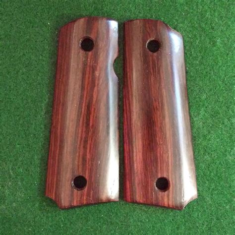1911 Compact Rosewood 2 Texas Grips