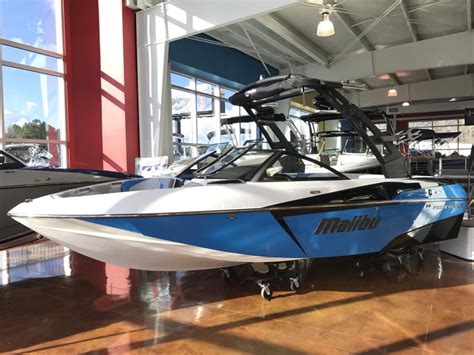 Malibu boats italy is your specialist dealership for water skiing, wakeboarding & wake surfing boats representing the prestigious malibu range of models in italy. Malibu Boats Llc 20 Vtx Boats for sale