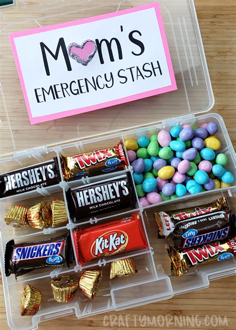 These easy diy gift ideas are great gifts for your friends and family! Tackle Box Mom's Emergency Candy Stash | Easy diy mother's ...