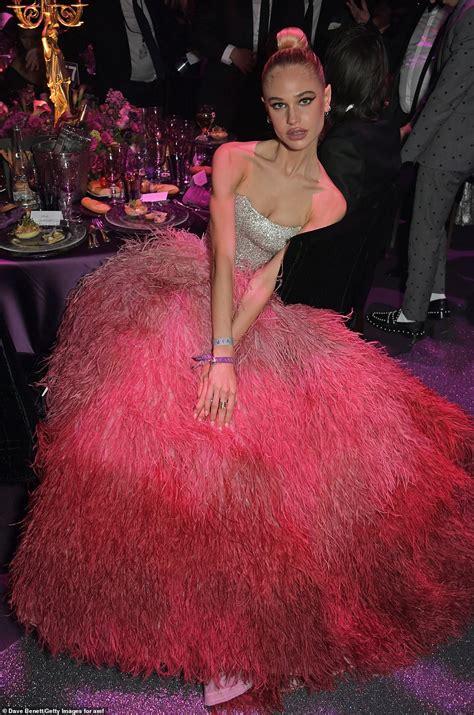 Kendall Jenner Leads The Glamour Inside AmfAR S Th Cinema Against AIDS Gala Daily Mail Online