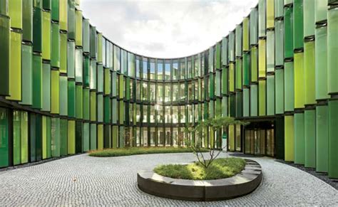 However, the exterior is also important as it often creates the first impression of your business, even for those who never set their foot in your office. Oval Offices | 2011-06-16 | Architectural Record