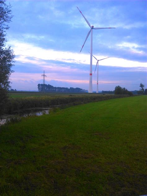 無料画像 空 フィールド 草原 風車 機械 青 風力タービン プレーン ピンホイール 風力エネルギー ウィンドファーム
