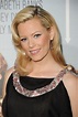 Elizabeth Banks - ''Our Idiot Brother'' L.A. Premiere - Sexy Leg Cross
