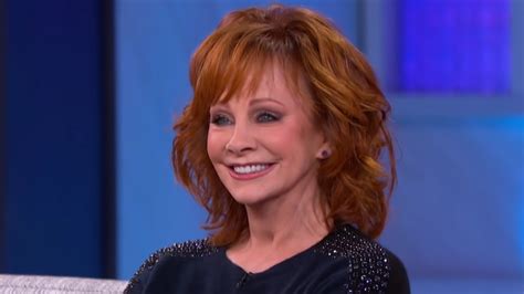 Does Reba Wear A Wig Everything We Know About Rebas Iconic Hair