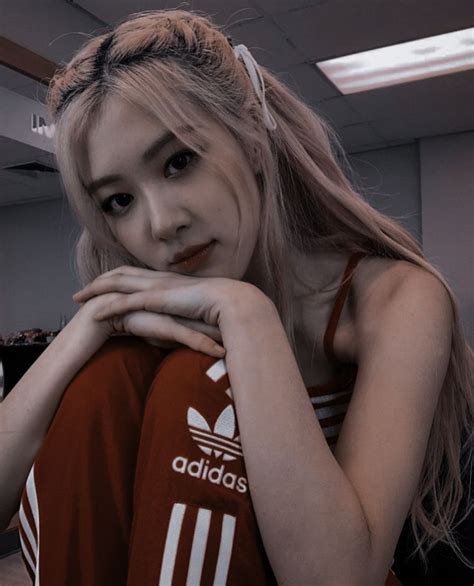 With her unique and attractive voice, she adds another layer and richness making every blackpink song a bop. #blackpink #rose #kpop #icons #aesthetic #cute #love ...