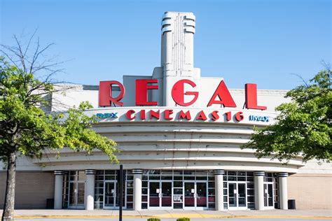 Regal Cinemas To Rescue Former Arclight Theater In La Commercial Observer