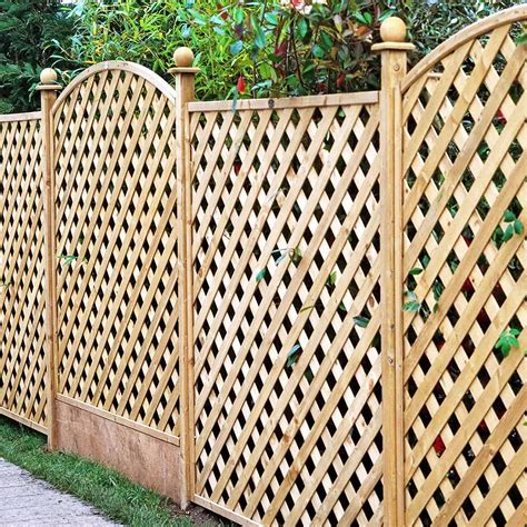 Bowed Lattice Fence Panel 1830×1220mm 6×4ft