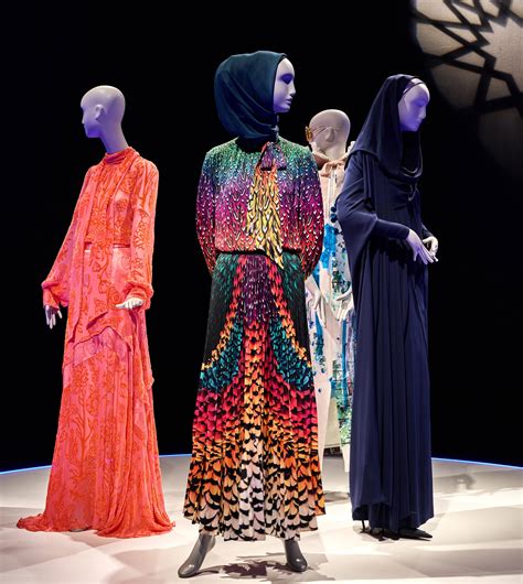 Contemporary Muslim Fashions Take The Spotlight At San Franciscos De Young Museum Dr Wong