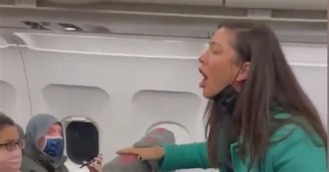 Video Woman Refuses To Wear Mask Properly On Flight Yells At