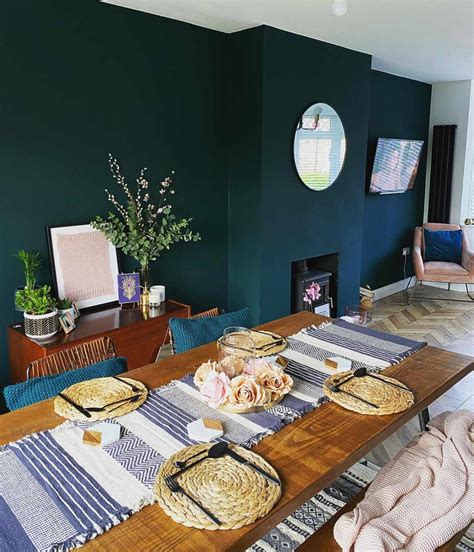 25 Green Living Room Ideas That Are The Perfect Spring Refresh Real Homes Atelier Yuwaciaojp