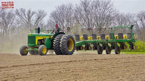 John Deere Tractors Planting Corn S To S Youtube