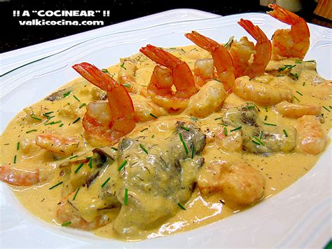 Cuando esté caliente, repartimos un poco de aceite de oliva por encima, y cocinamos las gambas o langostinos, por ambos lados. LANGOSTINOS CON SETAS A LA CREMA | ¡¡A COCINEAR!! Recetas ...