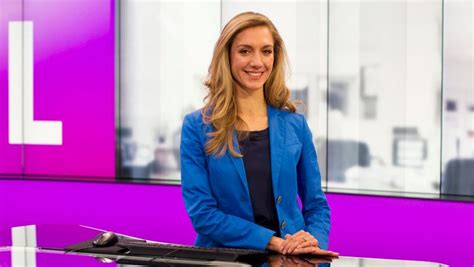 De laatste jaren was hij nieuwslezer van het ochtendnieuws. VRT-nieuwsanker Hanne Decoutere bevallen van zoontje ...
