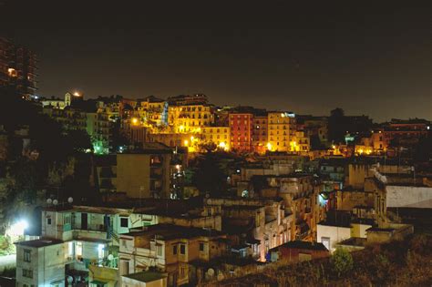 무료 이미지 지평선 밤 시티 도시의 도시 풍경 파노라마 도심 황혼 저녁 조명을받은 등 빈민굴 중심지 가난한 추락하다 악화 된 도시 지역