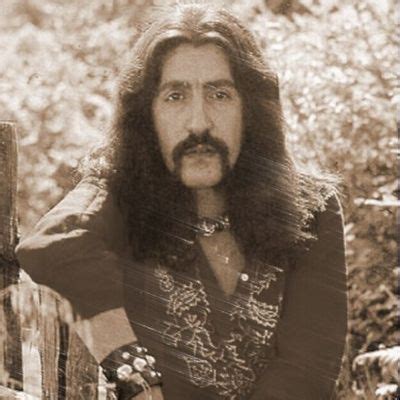 Adınız anılmadığı gün gerçek anlamda bu dünyayı terk etmiş oluyorsunuz adımı andığınız sürece oralardayım.buralardayım.yanınızdayım. Barış Manço | Psychedelicized