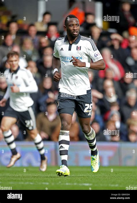 Moussa Dembele De Fulham Durante Su Partido De Fútbol Sky Bet Championship Contra Cardiff City