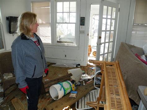 Hurricane Sandy Aftermath Photos Sea Bright Residents Return Home To Devastation But Also