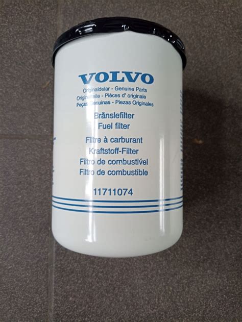 Volvo 11711074 Fuel Filter Cross Reference