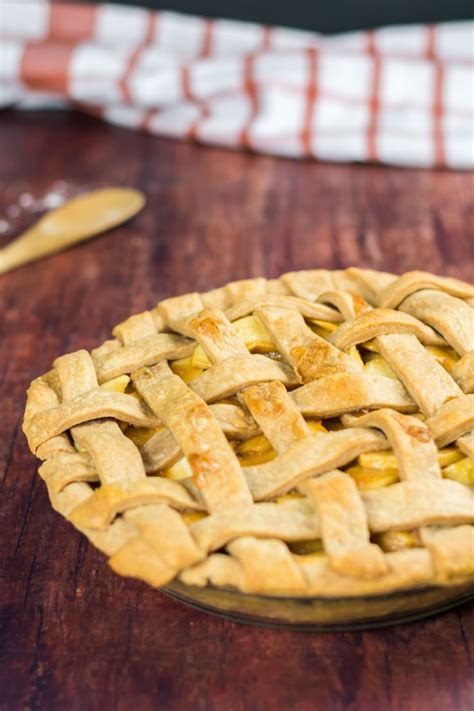 Easy homemade apple pie recipe. Homemade Apple Pie | Recipe in 2020 | Apple pie recipes ...