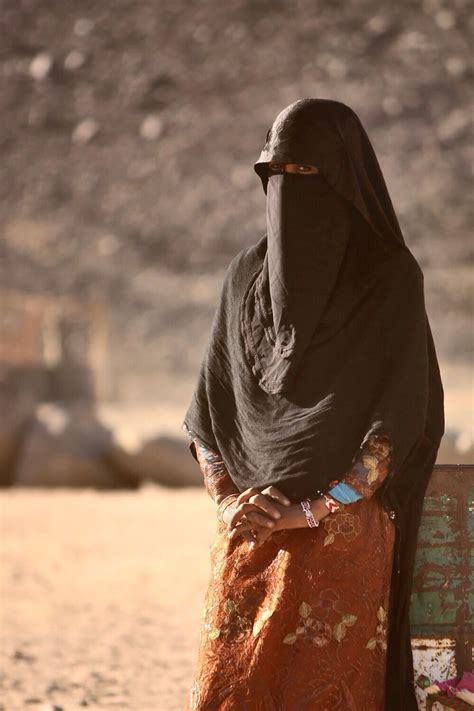 Pin By رشاء سعد On صور Arabian Women Desert Fashion Arab Beauty