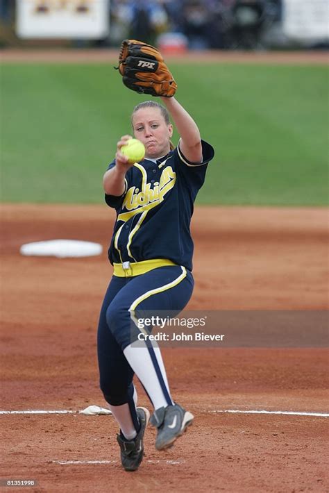 Ncaa Playoffs Michigan Jennie Ritter In Action Pitching Vs News
