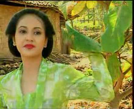 Dukun is a 2007 malaysian horror film. MBAH DUKUN campursari(manthous) - YouTube