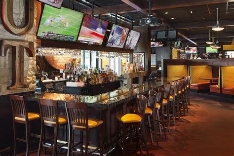 Sports Bar Downtown Austin | Courtyard Austin Downtown/Convention Center