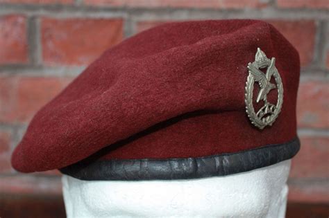 1943 Dated Airborne Parachutist Troopers Maroon Beret Aac In General
